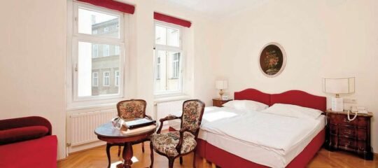 Kremslehner Hotel Regina - Vlucht + hotel Wenen