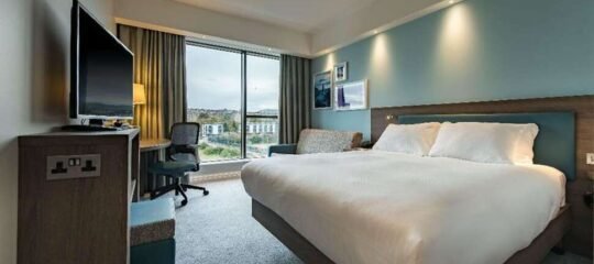 Hampton by Hilton Edinburgh West End - Vlucht + hotel Edinburgh