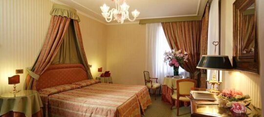 Hotel Kette - Vlucht + hotel Venetië