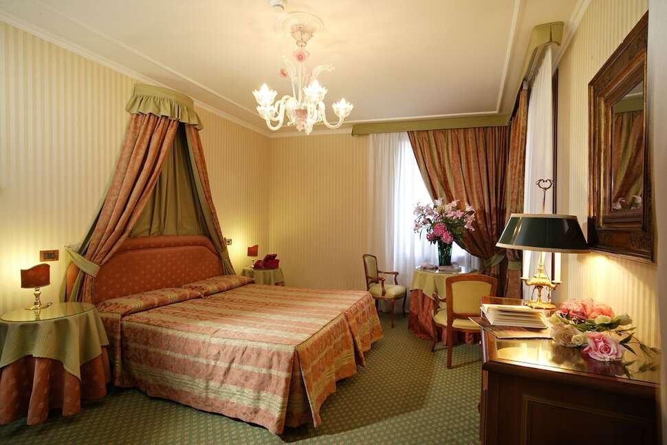 Hotel Kette - Vlucht + hotel Venetië