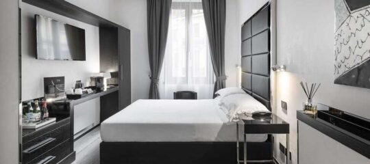 Napoleon Hotel - Vlucht + hotel Milaan