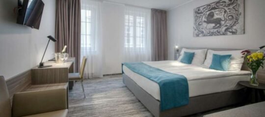 Hotel Pav - Vlucht + hotel Praag