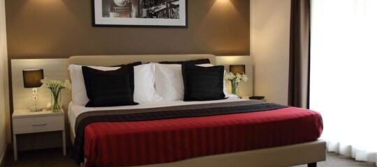 Stelle Hotel the Businest - Vlucht + hotel Napels