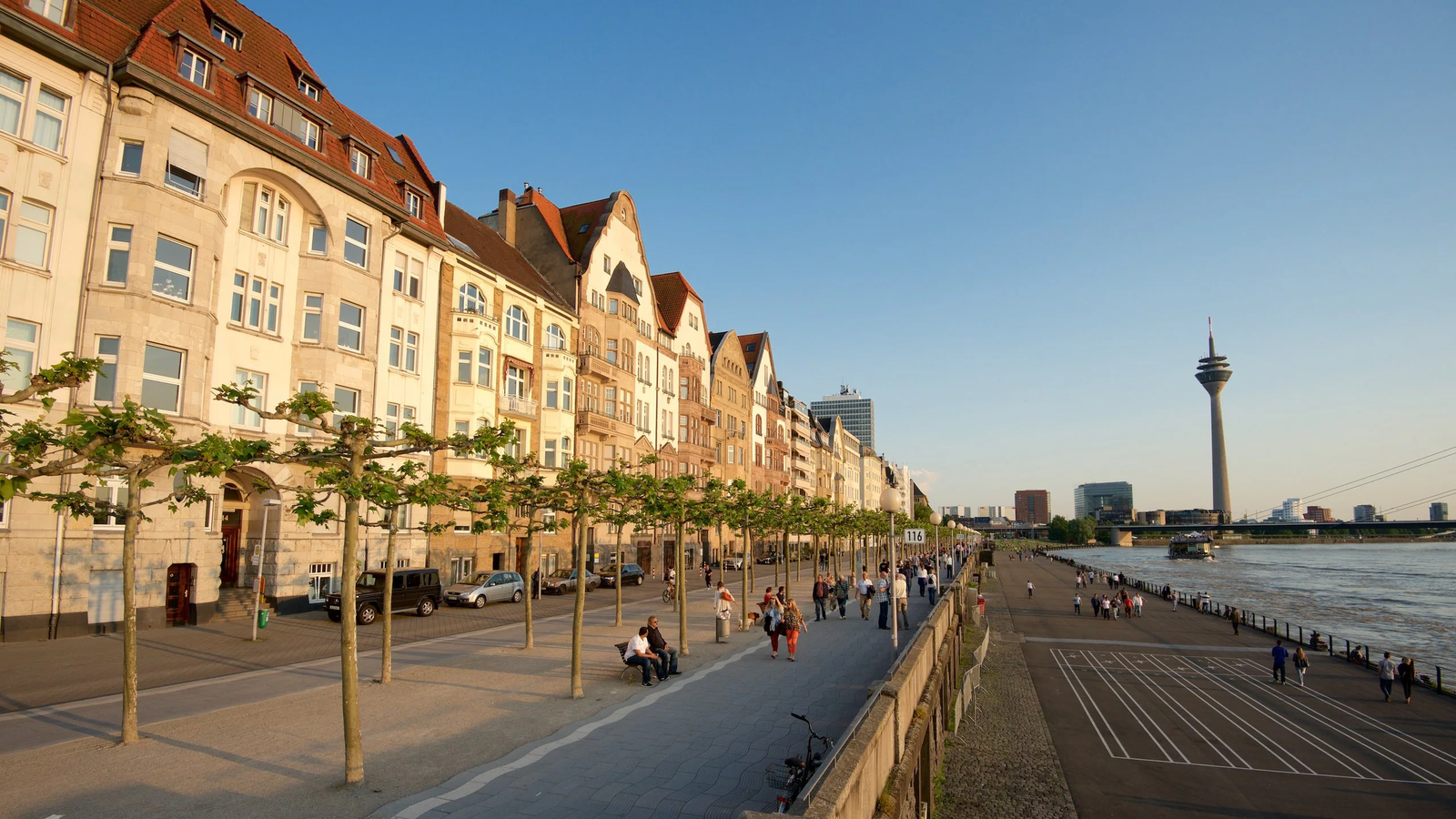 Crowne Plaza Düsseldorf - Neuss | Ons beste arrangement voor een citytrip naar Düsseldorf | incl. 3-gangendiner