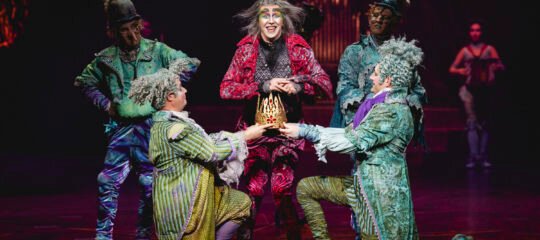 Essensio Hotel Düsseldorf x Cirque Du Soleil | Exclusief: 4* hotelovernachting incl. Premium entreetickets voor Cirque du Soleil Alegría (16:00 uur) | incl. 3-gangendiner