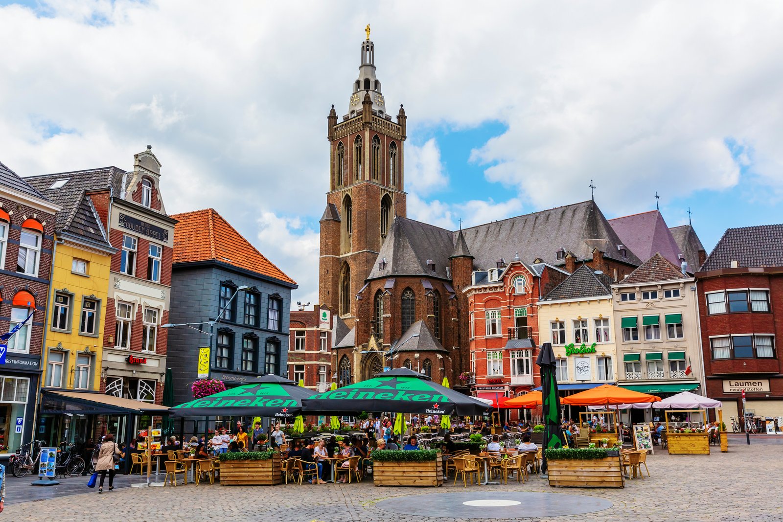 Grand Hotel Valies | Minivakantie: Ontdek de historische binnenstad van Roermond