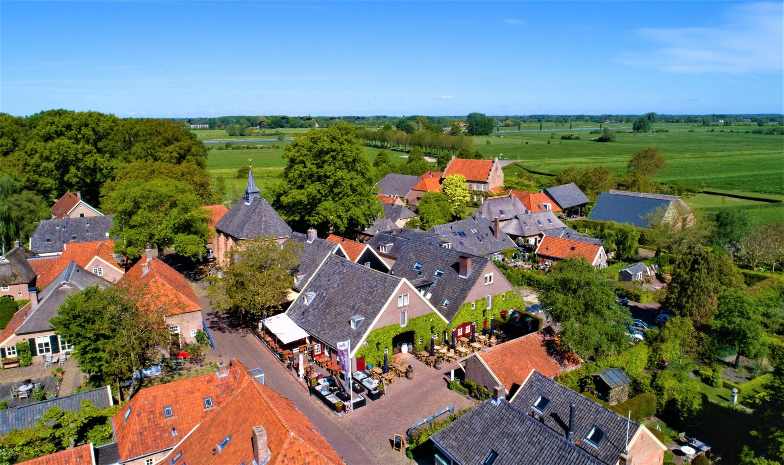 Herberg de Gouden Leeuw | Culinair genieten in het kleinste stadje van Nederland | incl. upgrade naar een Suite