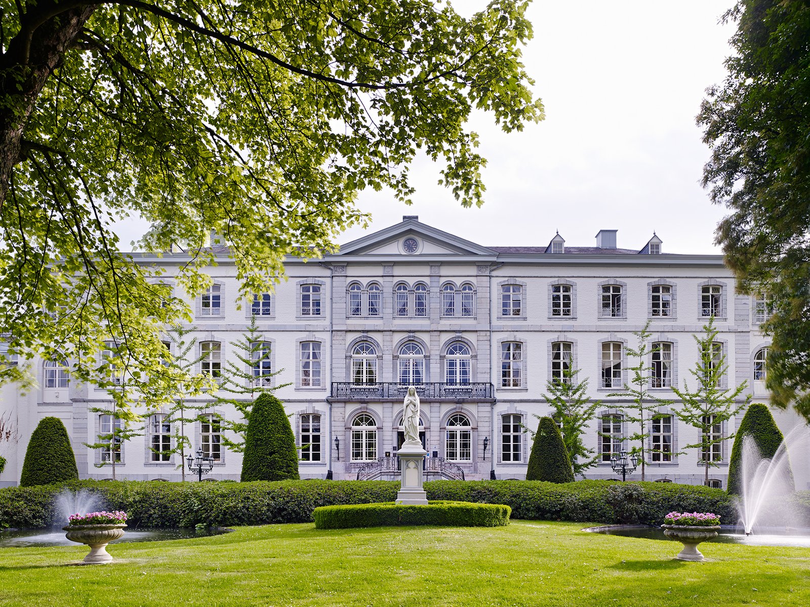 Hotel Bloemendal | 3 Dagen culinair genieten in prachtig kasteelhotel met gloednieuwe wellness in Zuid-Limburg | incl. 4-gangendiner