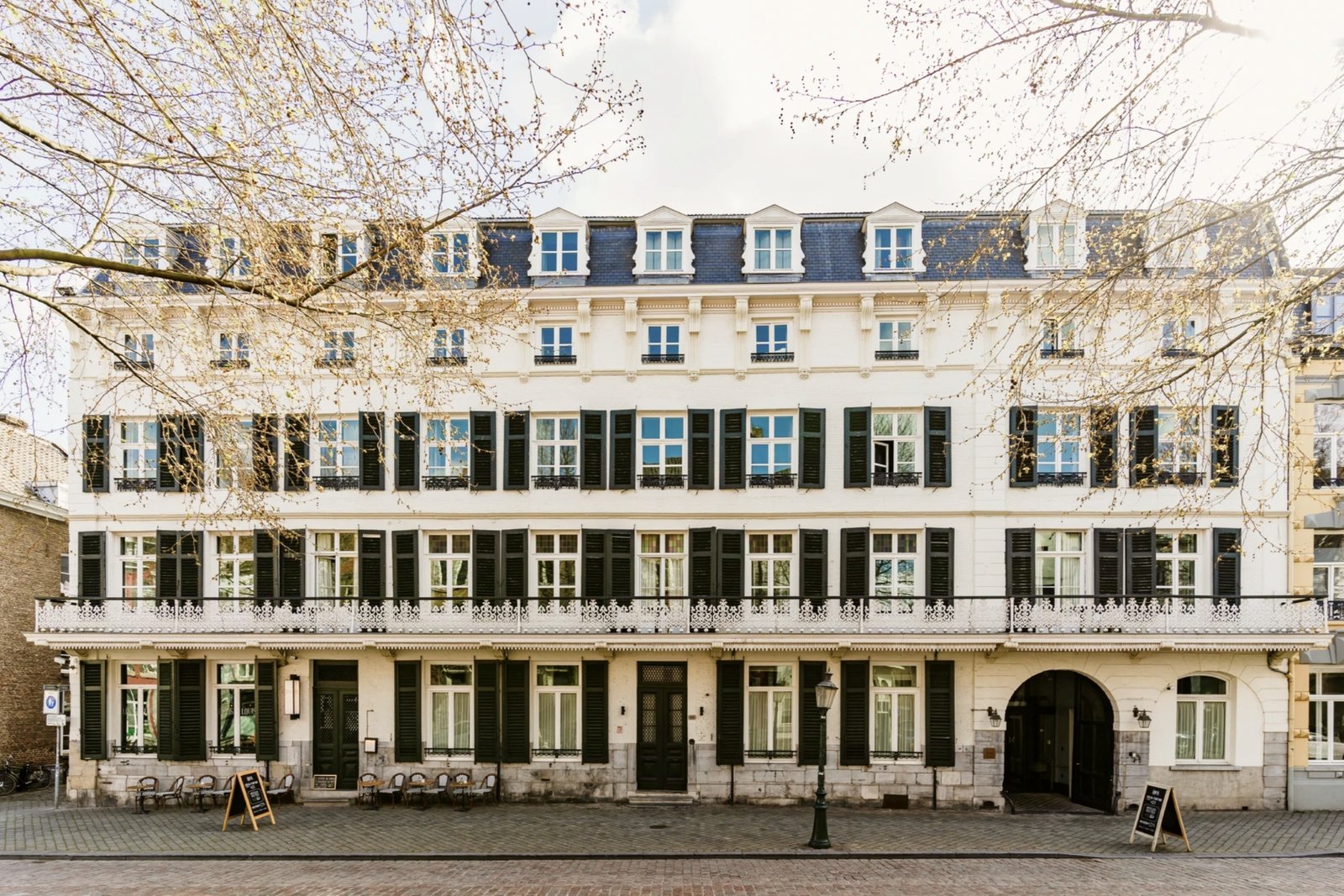 Hotel Monastere Maastricht | Bijzonder verblijf in Parisian Chique boutique hotel