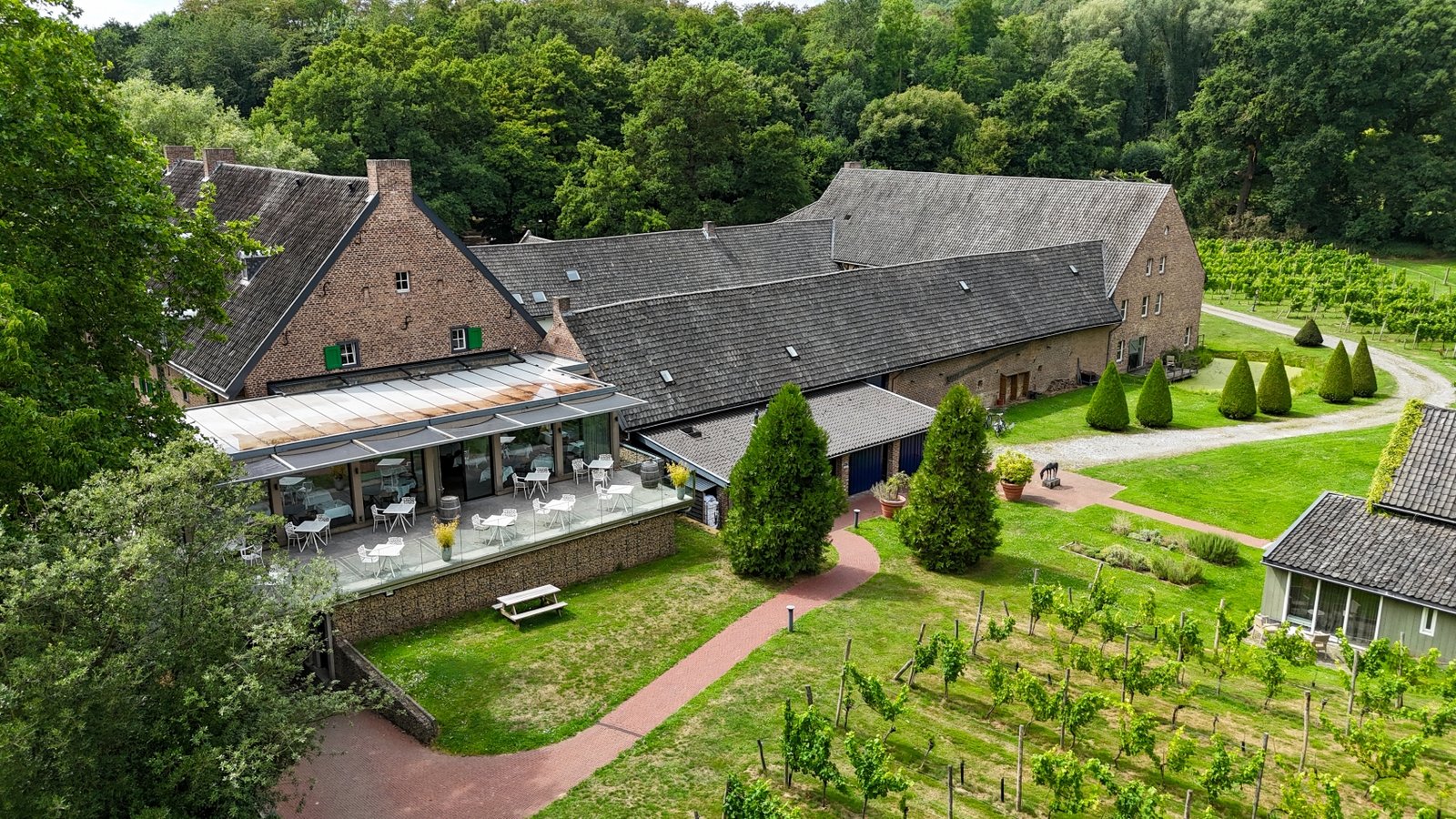 Hotel Winselerhof | Geniet van luxe en rust in een suite in een 16e-eeuwse herenboerderij in Zuid-Limburg | incl. culinair 4-gangendiner