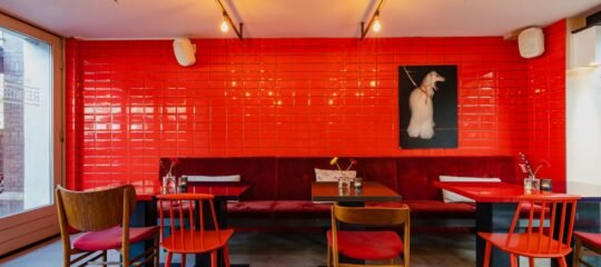 Hotel de Hallen | Bijzonder verblijf in voormalige tramremise in het hart van Amsterdam