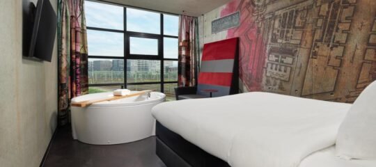 Inntel Hotels Amsterdam Landmark | Overnacht in een kamer met Whirlpool