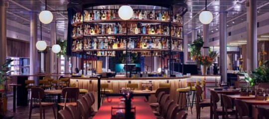 Motto by Hilton Rotterdam Blaak | Verken de havenstad Rotterdam | Kies je eigen verblijfsduur