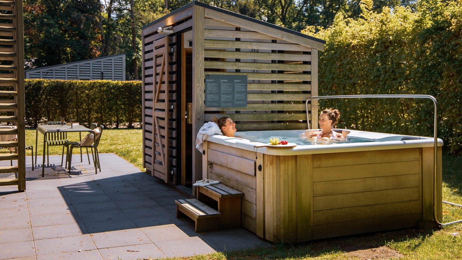 Suitelodges Gooilanden | 4 Dagen in luxe lodge voor 4 personen | incl. privéwhirlpool en sauna