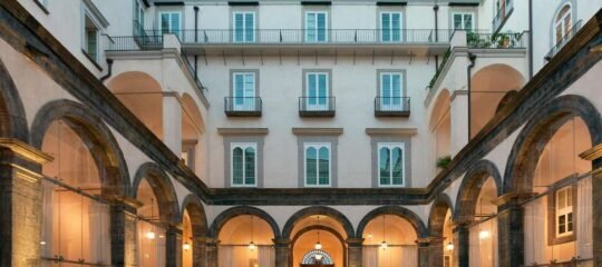 Palazzo Caracciolo Napoli - Vlucht + hotel Napels