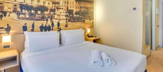 B&B Hotel Milano La Spezia - Vlucht + hotel Milaan