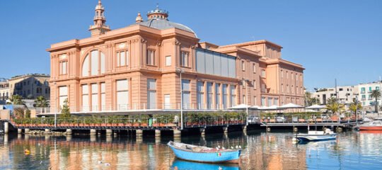 Citytrip Bari Margherita Theatre