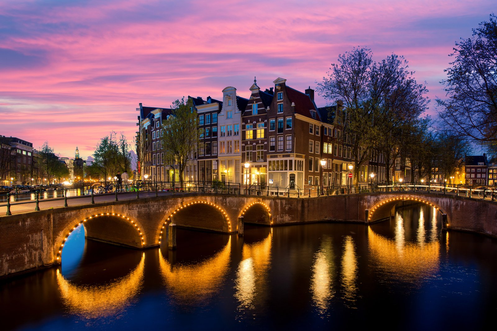 Postillion Hotel Amsterdam | Ontdek Amsterdam vanuit een modern 4*-hotel | incl. 3-gangendiner