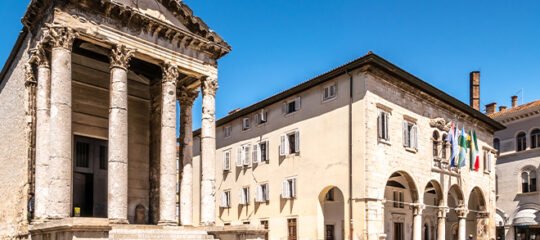 Tempel van Augustus Pula