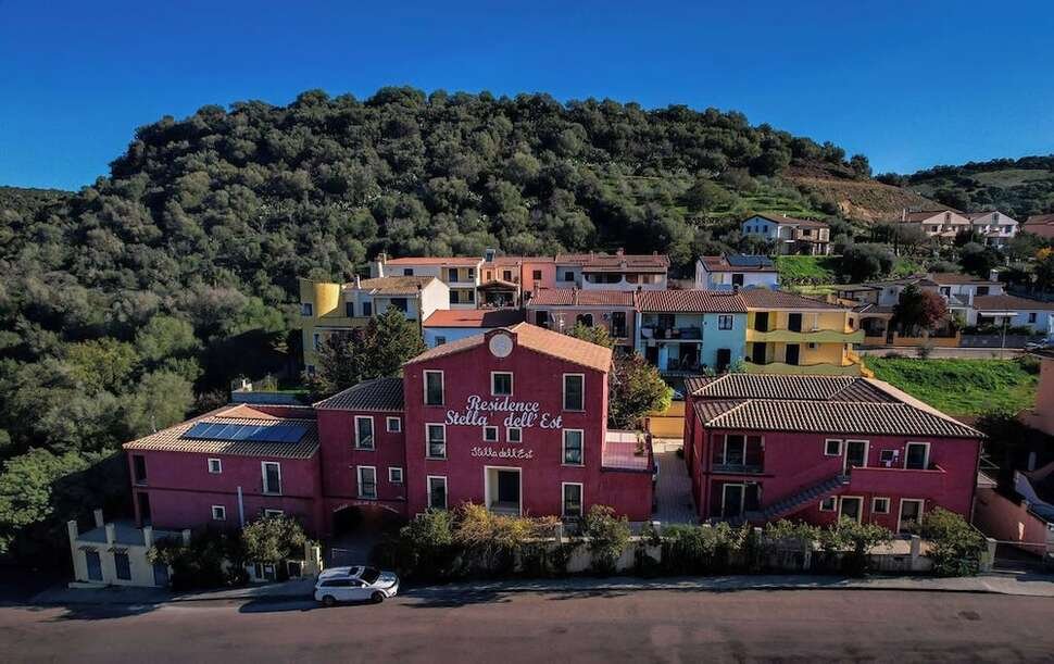 Stella dell Est - Vlucht + hotel Bari Sardo
