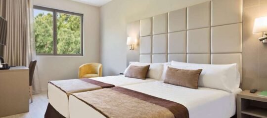 Hotel Front Maritim - Vlucht + hotel Barcelona