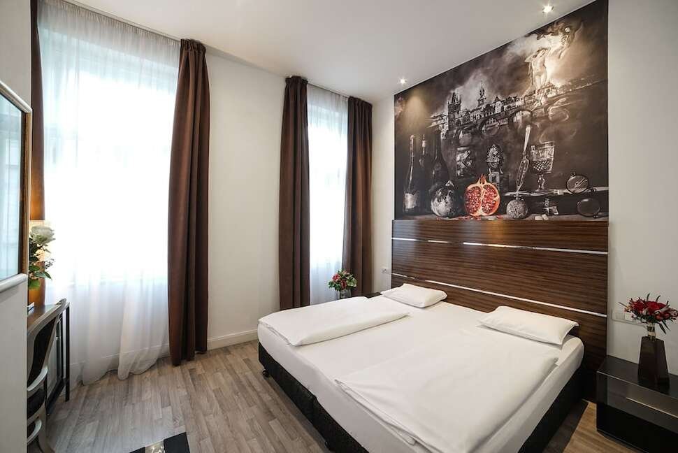 Hotel Assenzio - Vlucht + hotel Praag