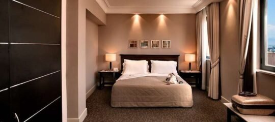 Hotel Regina Margherita - Vlucht + hotel Cagliari