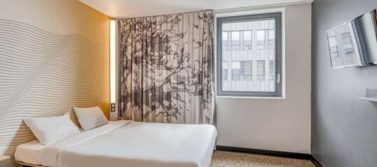 B&B Hotel Bordeaux Centre Gare Saint-Jean - Vlucht + hotel Bordeaux
