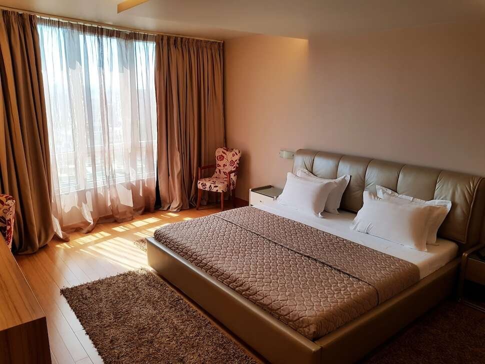 Sky Hotel Tirana - Vlucht + hotel Tirana