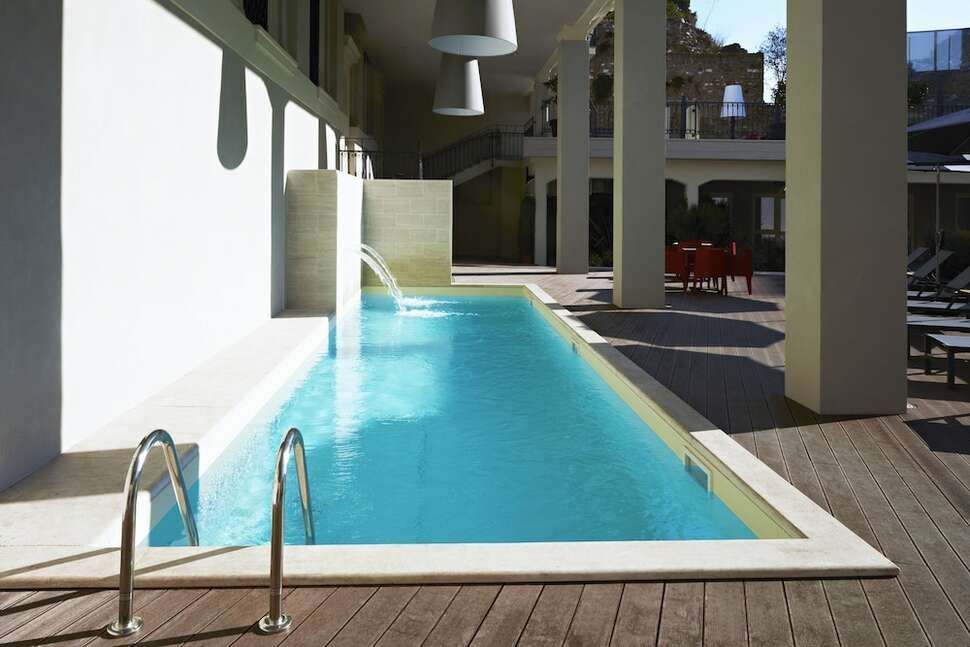 The Building - Vlucht + hotel Rome