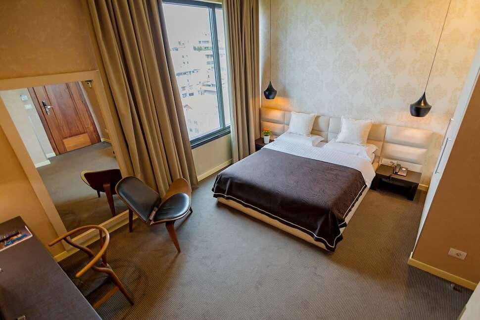 La Boheme Hotel - Vlucht + hotel Tirana
