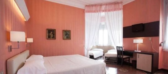 Hotel Vittoria - Vlucht + hotel Genua