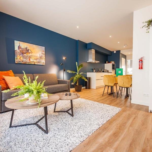 Boutique Chic 55m2 Apartment with City Garden - DB6A