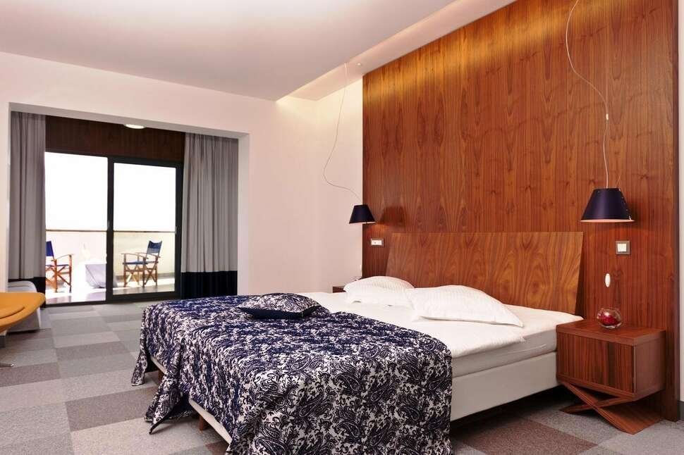 Hotel IN - Vlucht + hotel Biograd na Moru