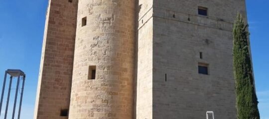 Loft La Calahorra con posibilidad de aparcamiento Pregunta por el PACK MÁS AMOR