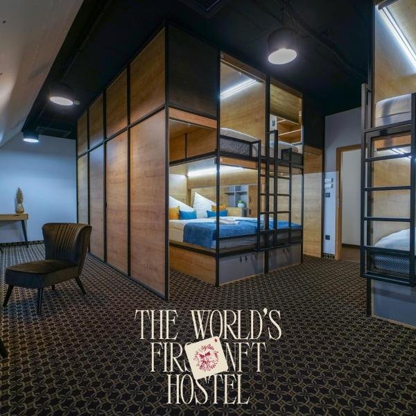 CHORS like a hotel - Capsule & NFT Boutique Hostel Bratislava - City Center