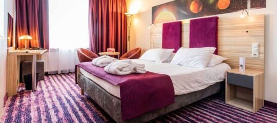 Hotel Galaxy - Vlucht + hotel Krakau