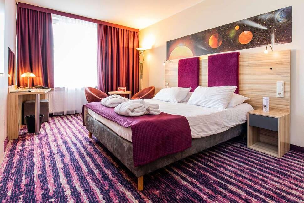 Hotel Galaxy - Vlucht + hotel Krakau