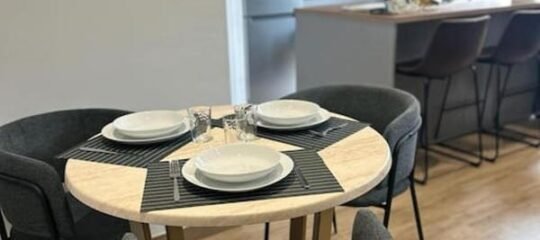 Piso Deluxe con Balcón Cerca del Casco Viejo