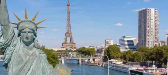 Unique Luxury Parisian Panorama High-Rise by the Eiffel Tower