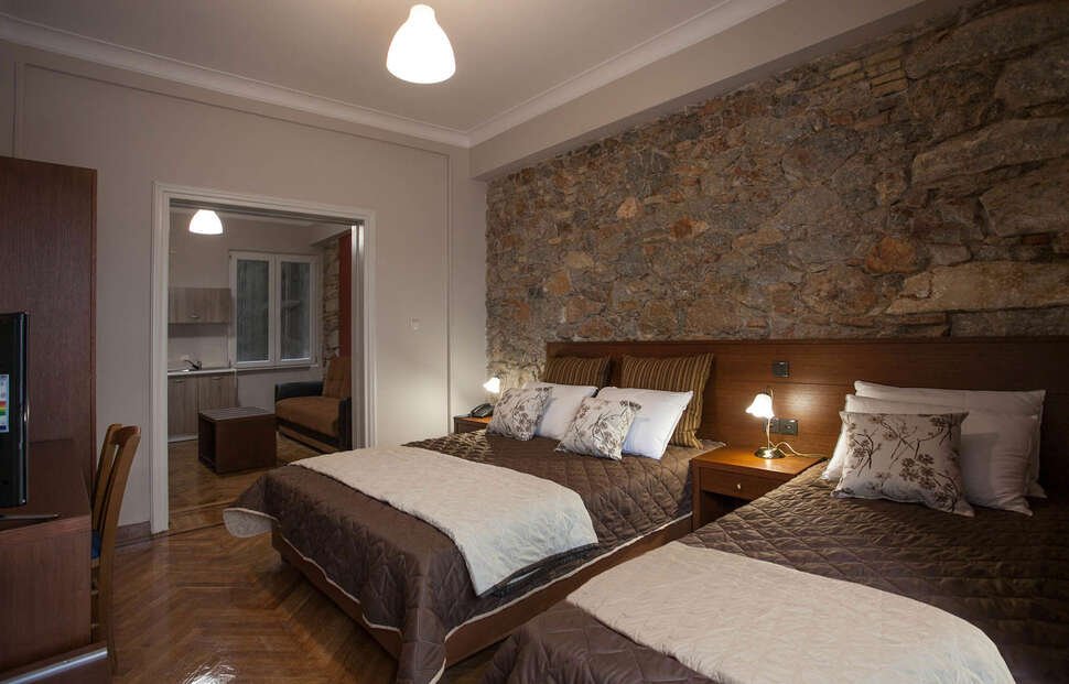 Ambrosia Suites - Vlucht + hotel Athene