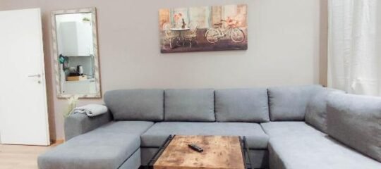 Cozy Apartments in Central Location with Free Parking