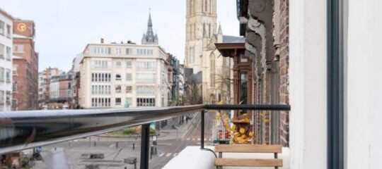 Sleek City Stays - Urban Elegance in the Heart of Ghent