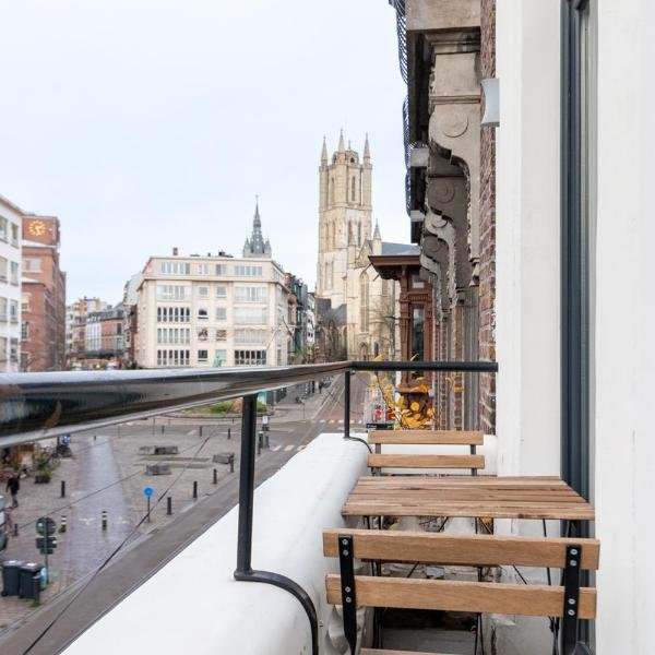 Sleek City Stays - Urban Elegance in the Heart of Ghent
