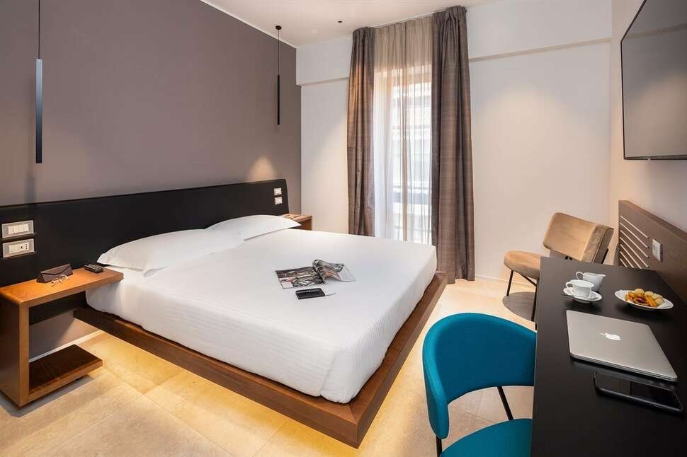 The Corner Duomo Hotel - Vlucht + hotel Milaan