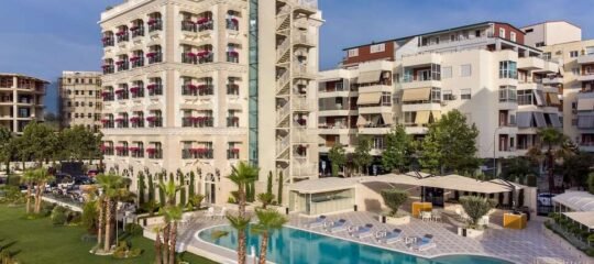 Radisson Collection Morina Hotel Tirana - Vlucht + hotel Tirana