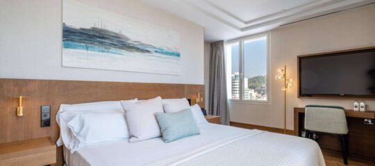 Soho Boutique Equitativa - Vlucht + hotel Málaga