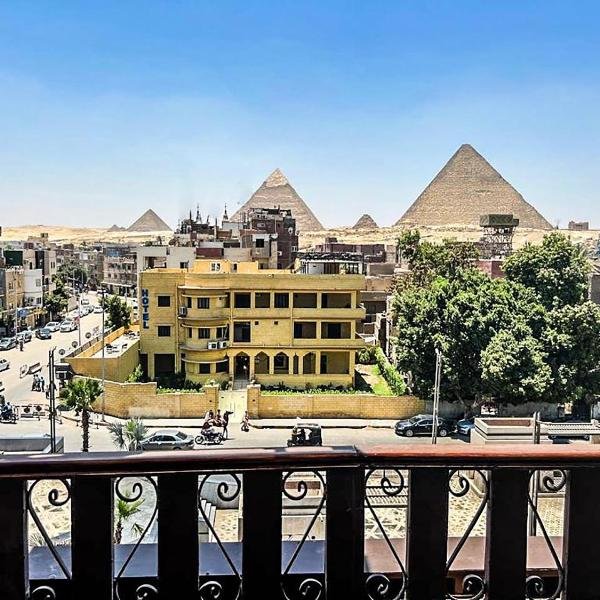 mienta pyramids Hotel