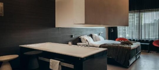 Carbon Hotel