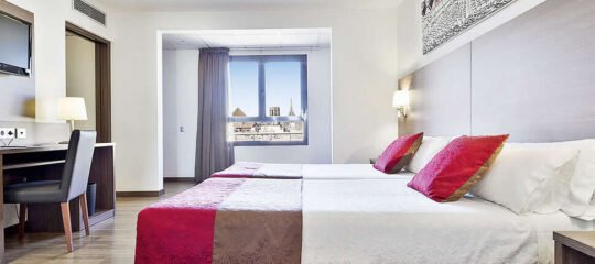 Hotel Auto Hogar - Vlucht + hotel Barcelona